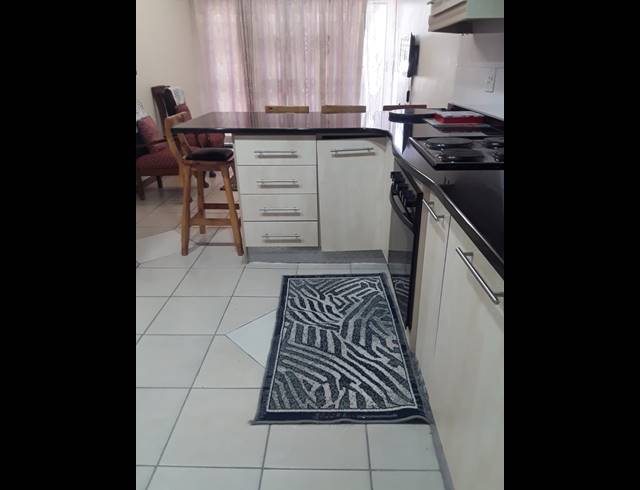 2 BEDROOM FLAT FOR SALE IN PIONEER PARK